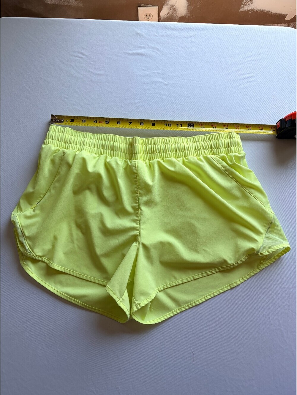All in Motion Women’s L Neon Yellow Running Shorts Lined Zip Pocket 3 Inch